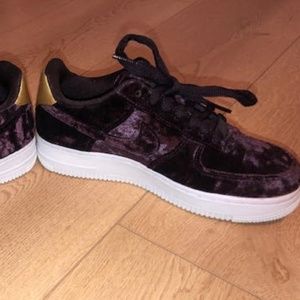 Nike Air Force 1 Velvet Sneakers